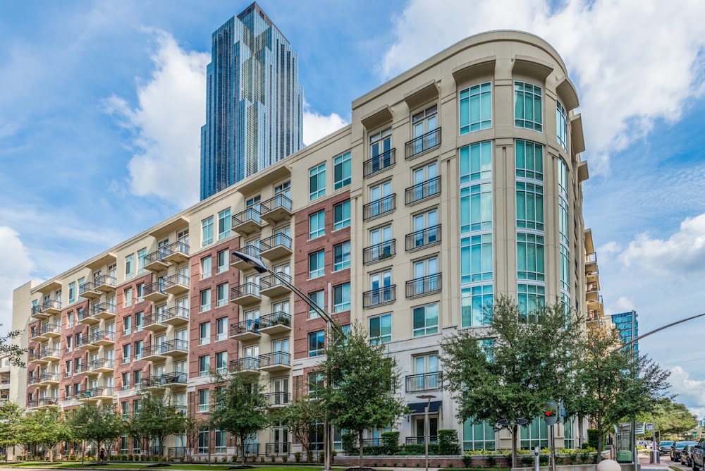 WaterWall Place Luxury Apartments