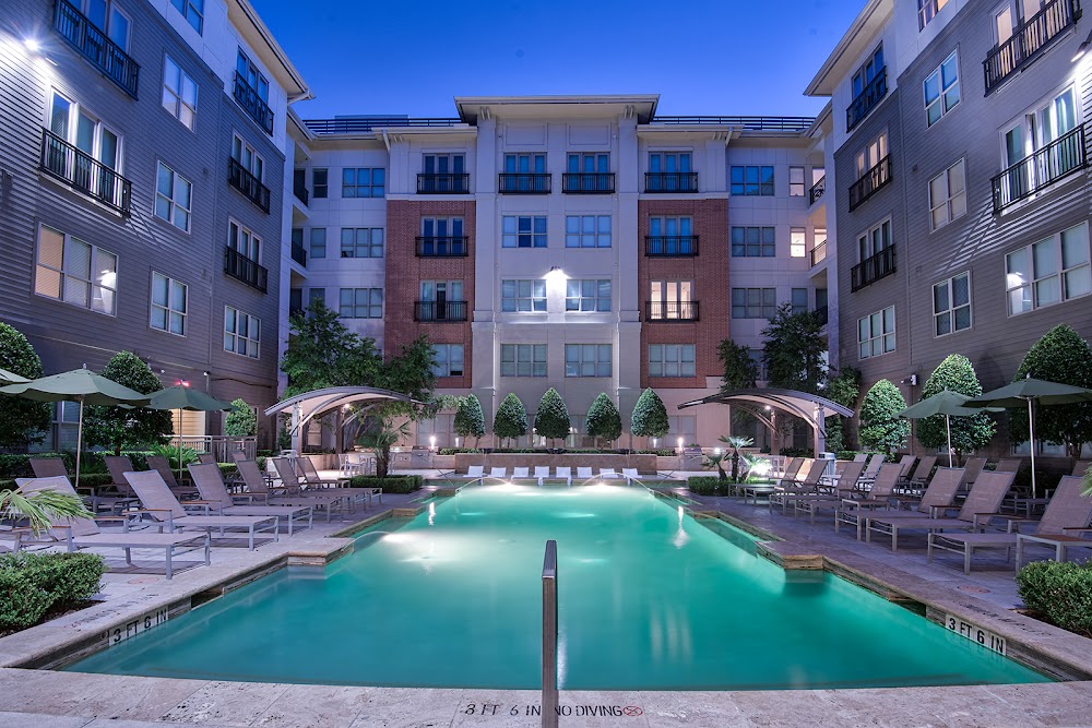 Windsor at West University Apartments