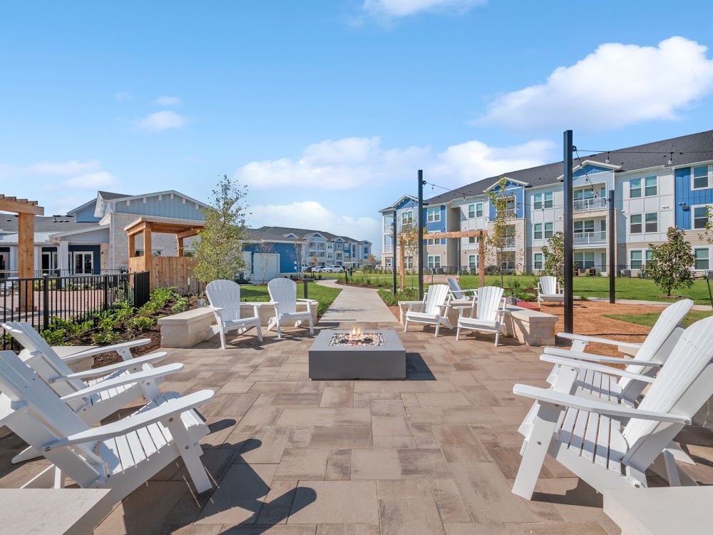 Reserve at Ventana Lakes Apartments