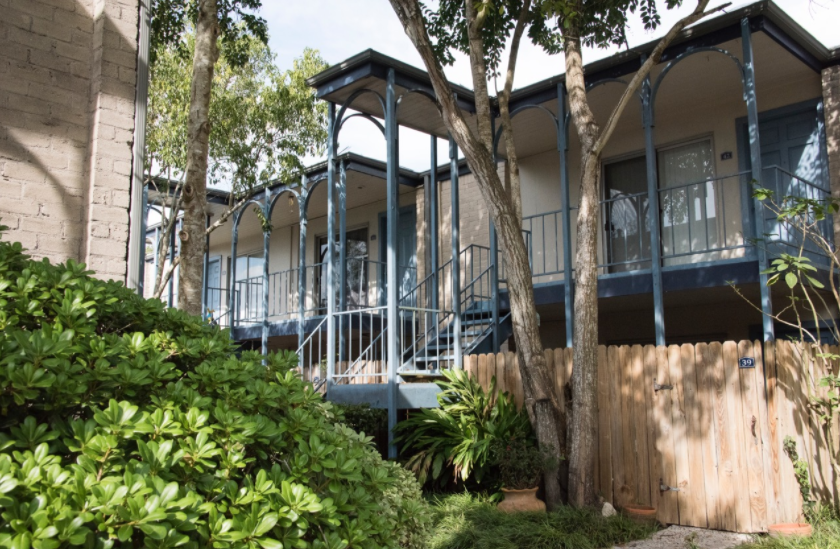 Pont Alba Apartment Homes