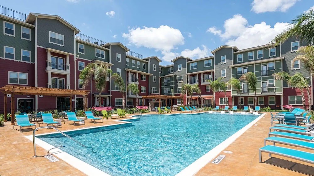Gateway on Cullen Student Living Apartments