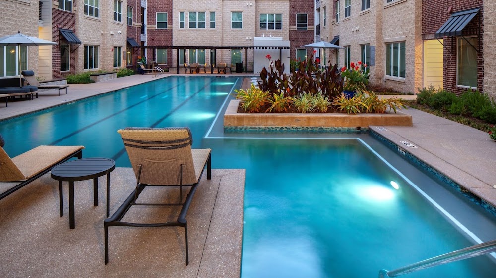 District at Greenbriar Apartments